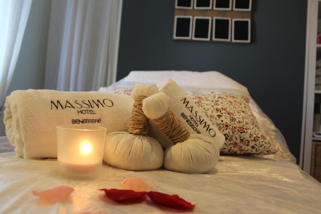 Hotel Massimo マリーナ・ディ・チェーチナ エクステリア 写真